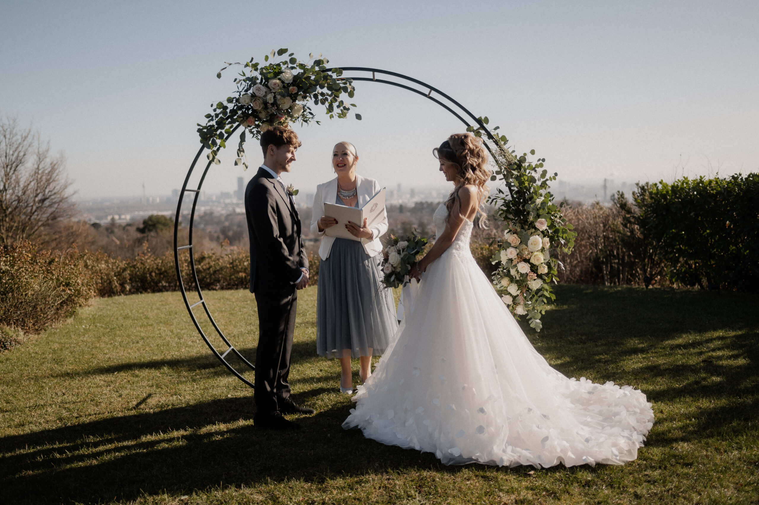 Brautpaar bei freier Trauung Wien