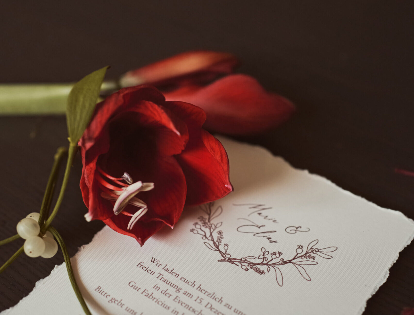 Hochzeitspapeterie mit Blume